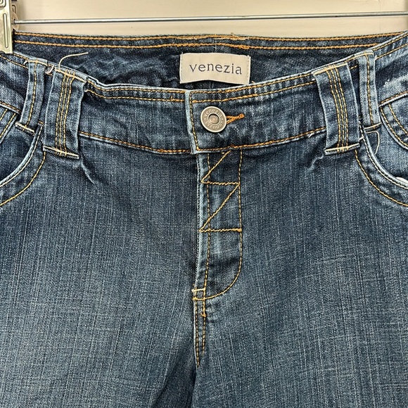 Venezia 14 Capri Jeans - Picture 3 of 9